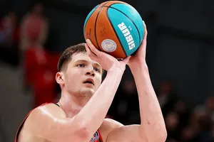 Elatontsev trong màu áo Lokomotiv (Ảnh: RIA Novosti)