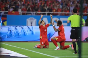 Hoàng Hên ăn mừng bàn thắng (Ảnh: MINH HOÀNG)