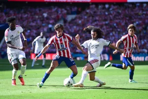 Cucurella trong trận Real thua Atletico (Ảnh: THX)