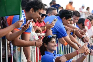 Ngôi sao cricket nữ của Ấn Độ - Nandani Sharma và NHM ở ASIAD 20 (Ảnh: THX)