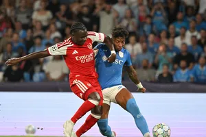 Saka trong trận đấu với Napoli hồi đầu mùa (Ảnh: THX)