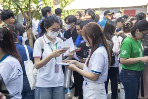 Tuổi trẻ TPHCM ra quân tiếp sức người lao động