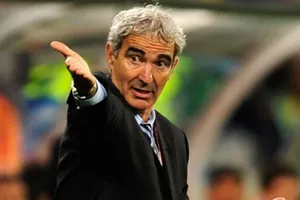 Raymond Domenech dẫn dắt tuyển Pháp ở World Cup 2006. Ảnh: Getty Images.
