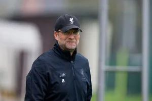 HLV Jurgen Klopp đã khòe lại sau một ngày nằm viện. Ảnh: Getty Images.