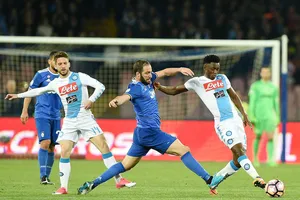 Gonzalo Higuain (giữa, Juventus) là nhân vật chính trong trận hòa Napoli 1-1 mùa trước. Ảnh: Getty Images.