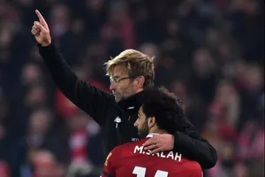 HLV Jurgen Klopp vẫn chờ Salah đến phút chót.