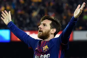 Lionel Messi bỏ xa Mo Salah trong cuộc đua Giày vàng châu Âu