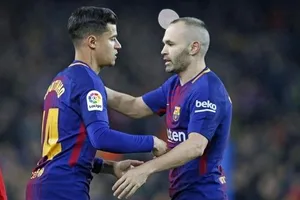 Philippe Coutinho sẽ cô`1 gắng lấp vào khoảng trống mà Iniesta để lại