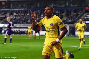 Kylian Mbappe đang tỏa sáng trên mọi đấu trường