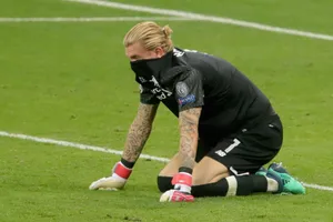 Loris Karius thất vọng sau tiếng còi mãn trận ở Kiev.