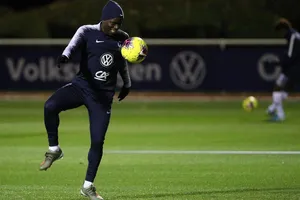 Pháp có vé trước khi tiếp Moldova?