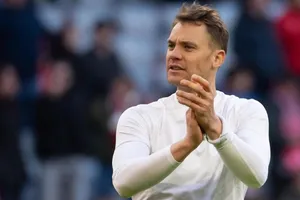 Manuel Neuer tính chuyện rời Bayern Munich, Chelsea giang rộng vòng tay