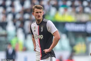 Những cầu thủ Serie A đang được Manchester United dòm ngó