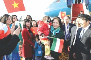 國會主席阮氏金銀正式訪問匈牙利