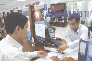 企業在計劃投資廳辦理經營執照。