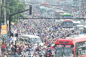 本市交通堵塞情況日趨嚴重。