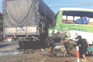 １號國道發生連環相撞事故