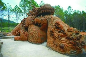 地道入口處的龍頭。