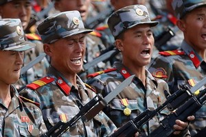 朝鮮軍隊參加4月15日的閱兵儀式。（資料圖來源：互聯網）