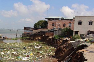 安江坍塌區現場。（圖源：互聯網）