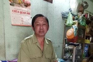 劉松波病倒近一年，如今右邊身還是沒有力。