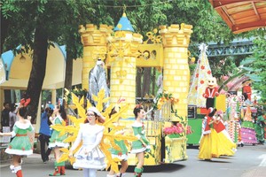 蓮潭公園節日活動豐富。