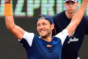 普伊慶祝奪冠。（圖源：互聯網）