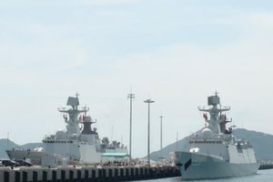 中國人民解放軍海軍艦隊編隊昨(6)日已抵達本市國際港口訪問，加強兩國軍隊之間的合作關係。（圖源：越通社）