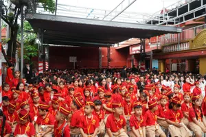 Ngày khai giảng, thầy cô hiệu trưởng dặn dò việc học trong bối cảnh AI phát triển 