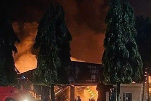 大火没有造成人员伤亡，但厂内大量财产已被烧毁。