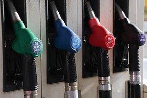 8月，克里米亚加油站持续出现95号汽油供应中断。