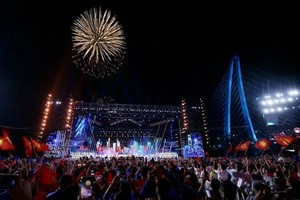  “独立之星”文艺节目舞台透视图。