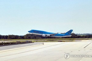 当地时间9月11日，在哈兹菲尔德-杰克逊亚特兰大国际机场，韩国公民搭乘的包机起飞。 