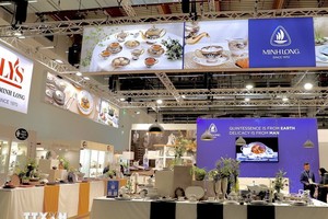 德国黑森州法兰克福市举办的2025年德国法兰克福消费品展览会（Ambiente 2025）上的越南明龙瓷器展位。