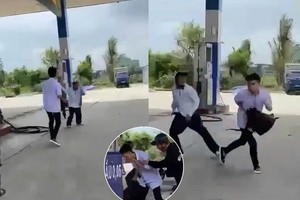 十二年级男生遭同校同学刺死现场。截图自视频。