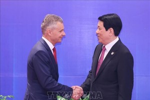 越南国家主席梁强会见澳大利亚贸易与外交部助理部长蒂斯特尔思韦特。