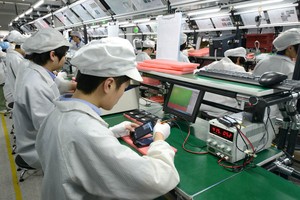 中国智能手机生产线。