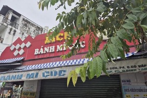 许多患者表示，他们在幸通坊阮泰山街的一家店里食面包后，出现疑似中毒症状。