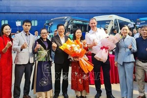 广宁省迎来今年邮轮旅游季首趟北海—下龙国际邮轮。