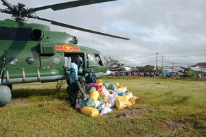 372师救援德乐省洪涝灾区同胞