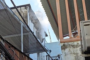  胡志明市清晨两层住宅发生火警 造成1人身亡