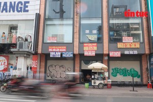 曾被誉为“时尚之都”的阮廌街，如今各店铺陷入大批关门的情况。