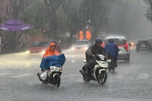 胡志明市圣诞节期间降大雨