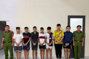 胡志明市公安处理7名在大水镬医院周边滋事的青少年。