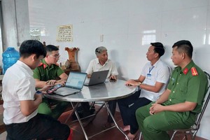 富国特区检查团对社交网上游客反映的住宿单位进行检查。