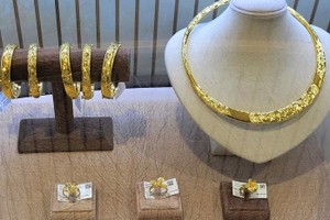 今日金价强劲上涨。