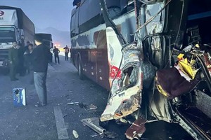  北-南高速公路途经乂安省路段的事故现场。