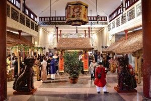 在2026年"越南春节—古街年味"活动框架下，杭白（Hàng Bạc）街22号遗迹空间首次被选作再现越南北部平原春节及春节集市场景的空间。