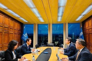 梅潘勇大使与世界知识产权组织代表进行座谈。