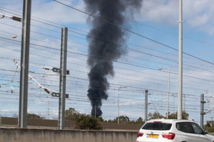 2月28日在以色列特拉维夫拍摄的浓烟。